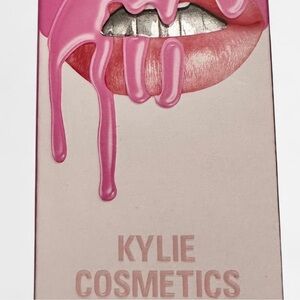 Kylie Cosmetics Glossy Lip Kit in Candy Pink